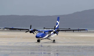 Bay từ đảo Westray tới đảo Papa Westray, thuộc quần đảo Orkney phía bắc nước Anh chỉ mất có một phút rưỡi. 