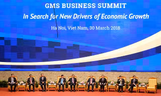 Sau khi tham dự Hội nghị Thượng đỉnh Kinh doanh GMS ngày hôm qua, lãnh đạo các nước tiểu vùng Mekong chính thức tham dự Hội nghị Thượng đỉnh GMS-6 hôm nay. Ảnh: TTXVN