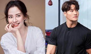 Song Ji Hyo hôn nam diễn viên cơ bắp trên sóng truyền hình