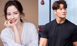 Song Ji Hyo hôn nam diễn viên cơ bắp trên sóng truyền hình