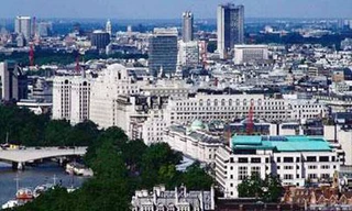 London tràn ngập người châu Á