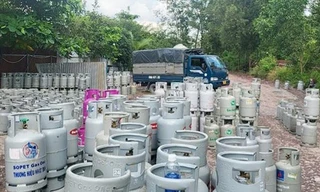 Điều tra điểm sang chiết gas trái phép ở bãi đỗ xe tại Đồng Nai 