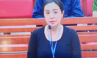 Lời khai của ‘bóng hồng’ tiếp cận cựu đội trưởng chống buôn lậu 