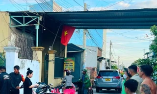 Cảnh sát phá cửa, bắt kẻ nhẫn tâm sát hại con thơ vì mâu thuẫn với vợ