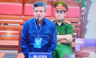 Những ‘cuộc gặp’ khiến cựu Đội trưởng chống buôn lậu vướng vòng lao lý
