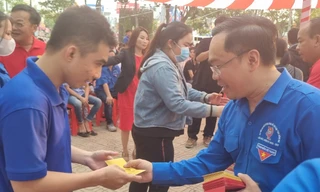 Đồng Nai tặng quà Tết cho 400 thanh niên công nhân gặp khó khăn 