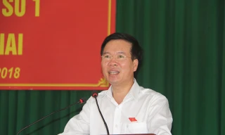 Ông Võ Văn Thưởng phát biểu tại cuộc tiếp xúc cử tri Đồng Nai