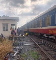 Băng qua đường sắt, người đàn ông bị tàu cán tử vong