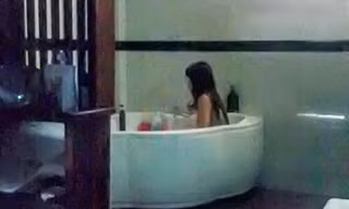 Phát hiện 3 tiếp viên massage “tắm tiên” với khách