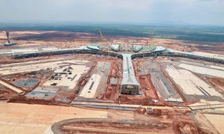 Đường băng thứ 2 'siêu sân bay' Long Thành đang thi công ra sao? 