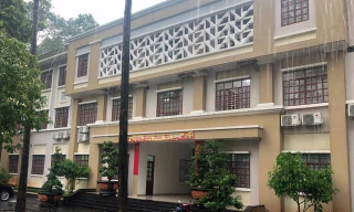 Để chiếm đất công, Trưởng phòng Tài nguyên môi trường bị bắt 