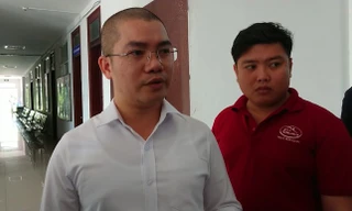 Ông Nguyễn Thái Luyện sau khi làm việc với cơ quan công an. Ảnh: Người lao động