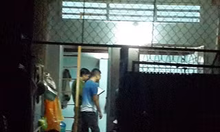 Công an khám nghiệm hiện trường vụ nổ súng 