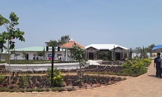 Khu nghỉ dưỡng của ca sĩ Hồ Quỳnh Hương vừa bị cơ quan chức năng xử phạt về hành vi xây dựng công trình không phép, trái phép.