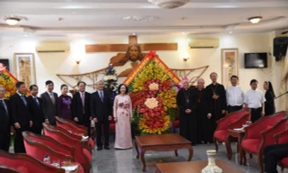 Trưởng ban dân vận T.Ư chúc mừng Giáng sinh tại Giáo phận Xuân Lộc