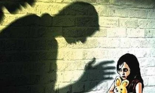 Cô bé 15 tuổi mang thai sau nhiều lần 'quan hệ' với bạn trai