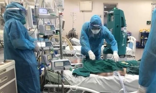 Điều trị bệnh nhân COVID-19 nặng