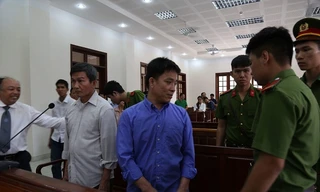 Hai bị cáo tại phiên tòa