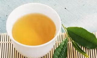 Uống trà có giúp giảm cholesterol?
