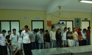 Phá sòng bạc, tạm giữ 21 người cùng hơn 100 triệu đồng