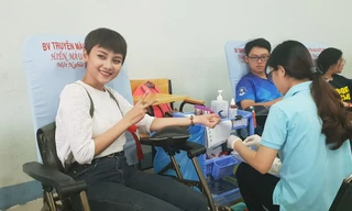 Người đẹp, sinh viên nói gì về ngày hội Chủ nhật Đỏ?