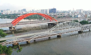Bay trên cao ngắm cây cầu sắt 117 năm tuổi ở Sài Gòn sắp tháo dỡ