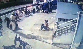 Xác minh làm rõ video CSGT chĩa súng, đánh người
