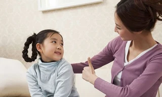 Bên cạnh những cô bạn gái xinh xắn trên lớp, anh mong em cũng sẽ nhớ về Mẹ