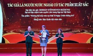 Đại sứ Liên bang Nga được trao giải 'Bảo vệ nền tảng tư tưởng của Đảng' 