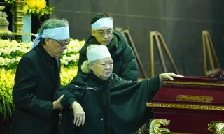 Tiễn đưa NSND Trần Tiến về nơi an nghỉ cuối cùng