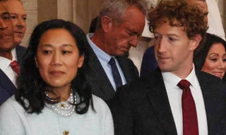 Vợ Mark Zuckerberg bị chê mặc xấu nhất ở lễ nhậm chức 