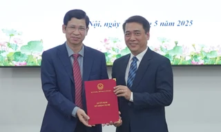 Thứ trưởng Bộ Văn hóa trao quyết định bổ nhiệm cán bộ