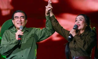 NSND Thu Hiền và NSND Trung Đức hát 'Trường Sơn Đông, Trường Sơn Tây', kể lại ngày đi qua mưa bom bão đạn