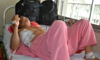 Súng cướp cò, một người nhập viện