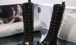 Boots buộc dây cho cô nàng cá tính