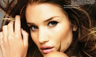 Rosie Huntington Whiteley: Không hở vẫn sexy!