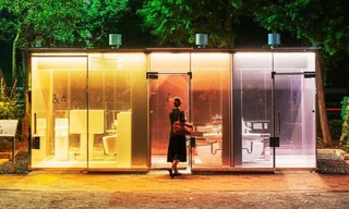 Độc đáo loạt nhà vệ sinh trong suốt phục vụ cho Olympics