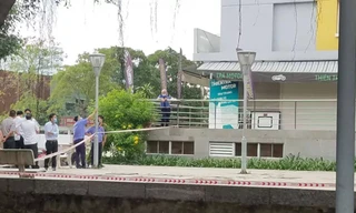 Các cơ quan chức năng khám nghiệm hiện trường 