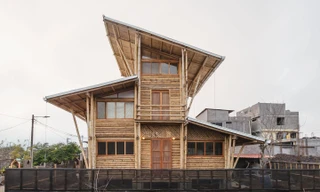 Ngỡ ngàng với nhà 3 tầng làm bằng tre