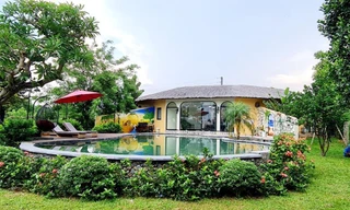 Mê mẩn với nhà mái lá có bể bơi và sân golf ở ngoại thành Hà Nội
