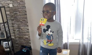 Cộng đồng mạng 'cười bò' với cậu bé 4 tuổi đặt gần 1.000 que kem vì quá mê hoạt hình