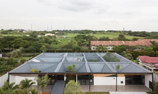 Chiêm ngưỡng biệt thự có 12 sân trong