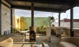 Cách biến tầng thượng bỏ không thành khu vườn tiếp khách tuyệt đẹp