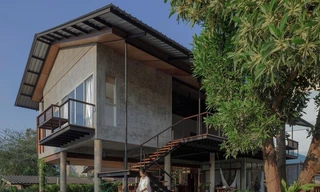 Lạ mắt với mẫu nhà sàn mái tôn mang phong cách hiện đại