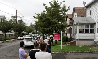 Bất chấp đại dịch, giá nhà toàn cầu tăng 'chóng mặt' 