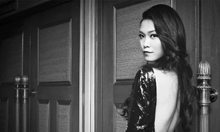 Lưng trần nuột nà của Hoa hậu Thùy Dung