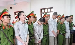 Các bị cáo nghe tòa tuyên án ngày 6/9. Ảnh: Tuấn Nguyễn