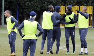 Cầu thủ Man City lại choảng nhau