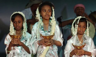 Xôn xao chuyện chồng 90 tuổi, vợ 15 tuổi