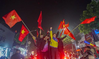 'Đêm trắng' Hà thành với người hâm mộ bóng đá Việt